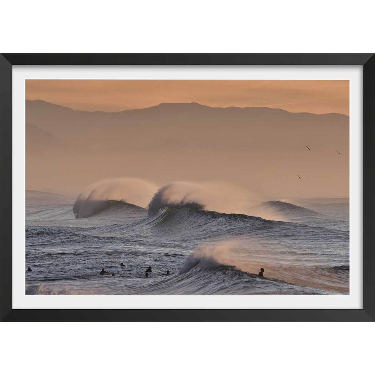 Affiche photo plage hossegor mouettes au pic Affiche + cadre en bois - Noir