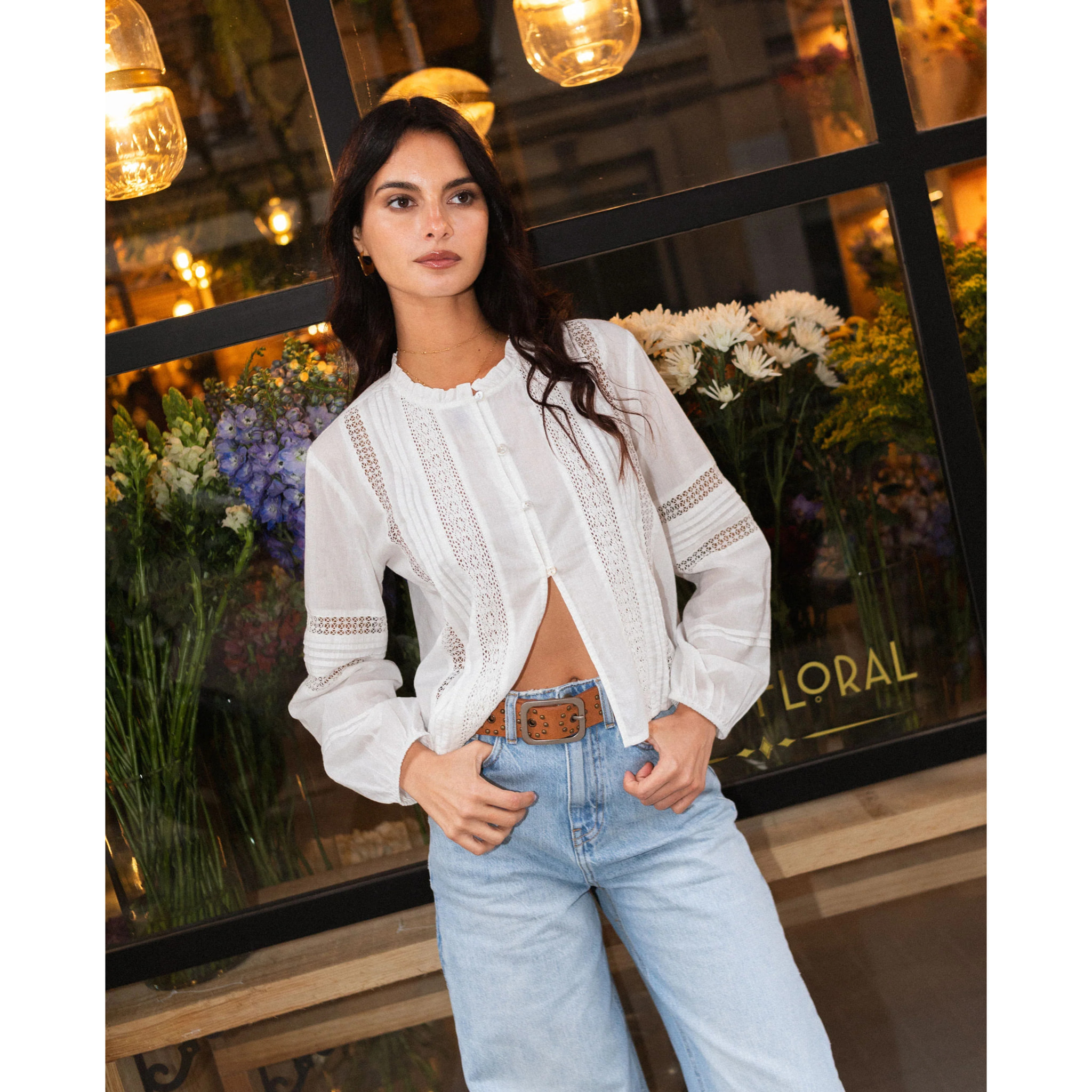 Blusa de mujer blanca de manga larga