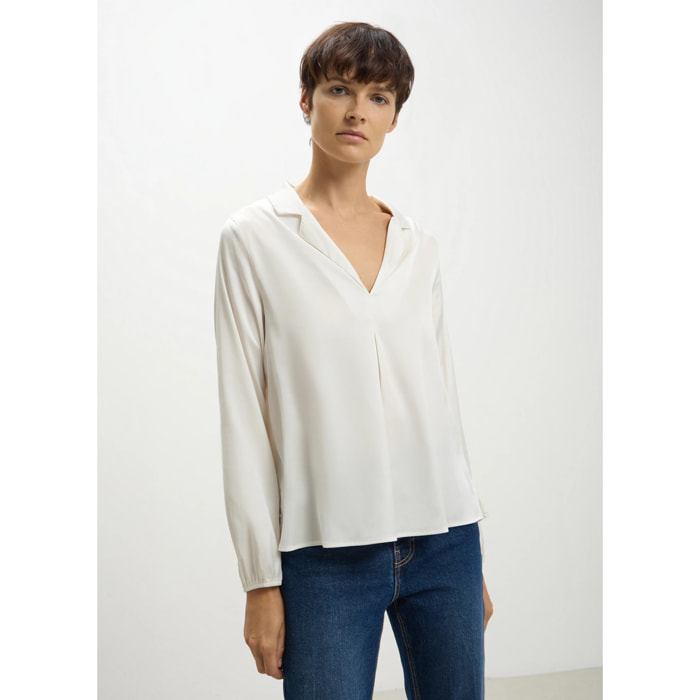 Blusa in raso scollo a v