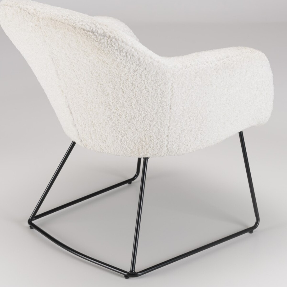 AGATHE - Fauteuil urban tissu bouclette blanc pieds évasés métal noir
