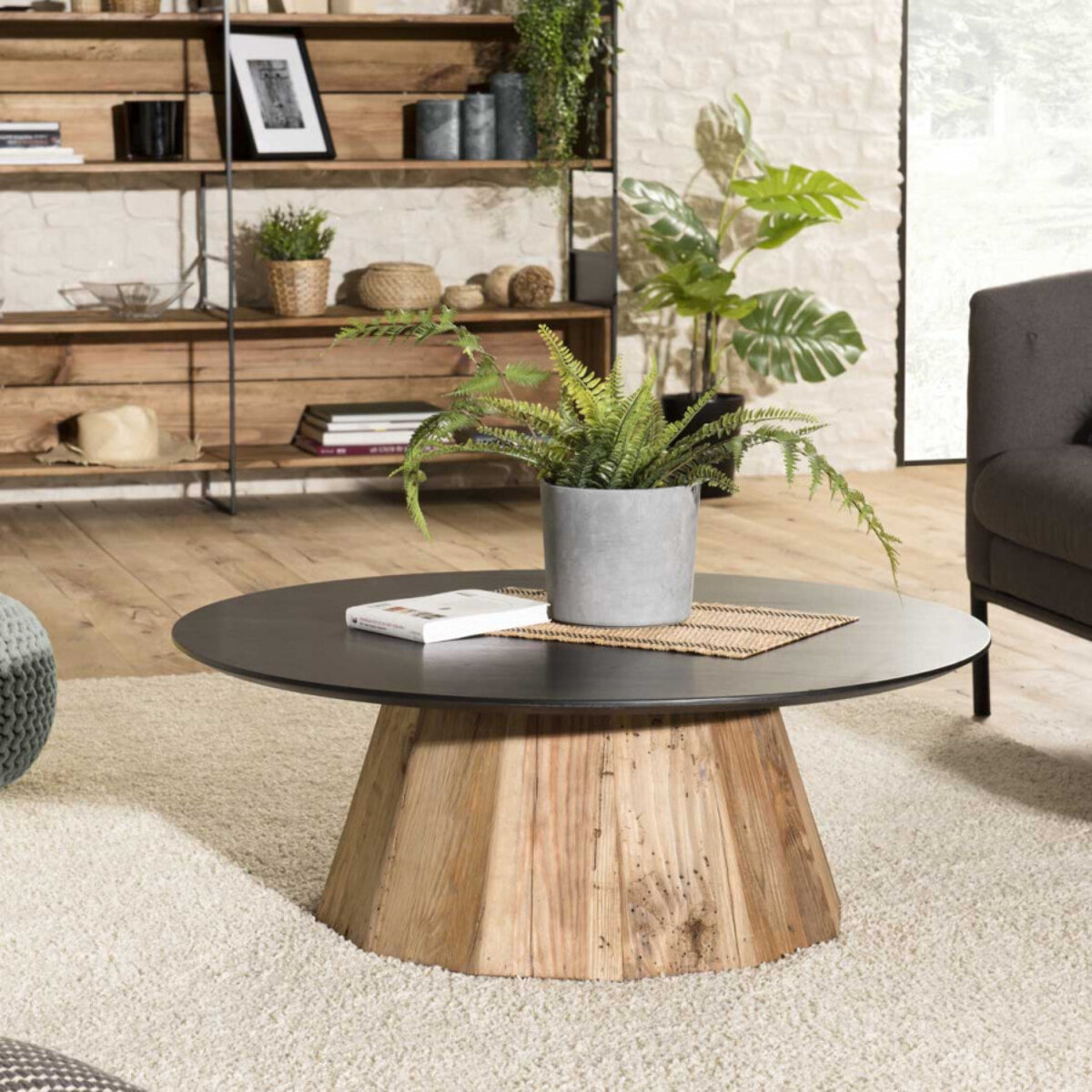 ANDREA - Table basse ronde 90x90cm bois Pin recyclé plateau noir piétement naturel