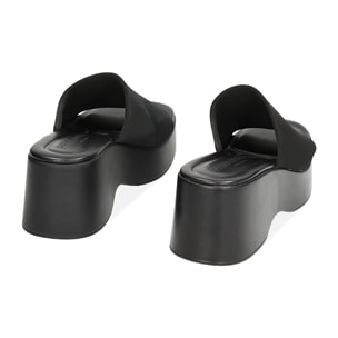 Cuñas negras de tela