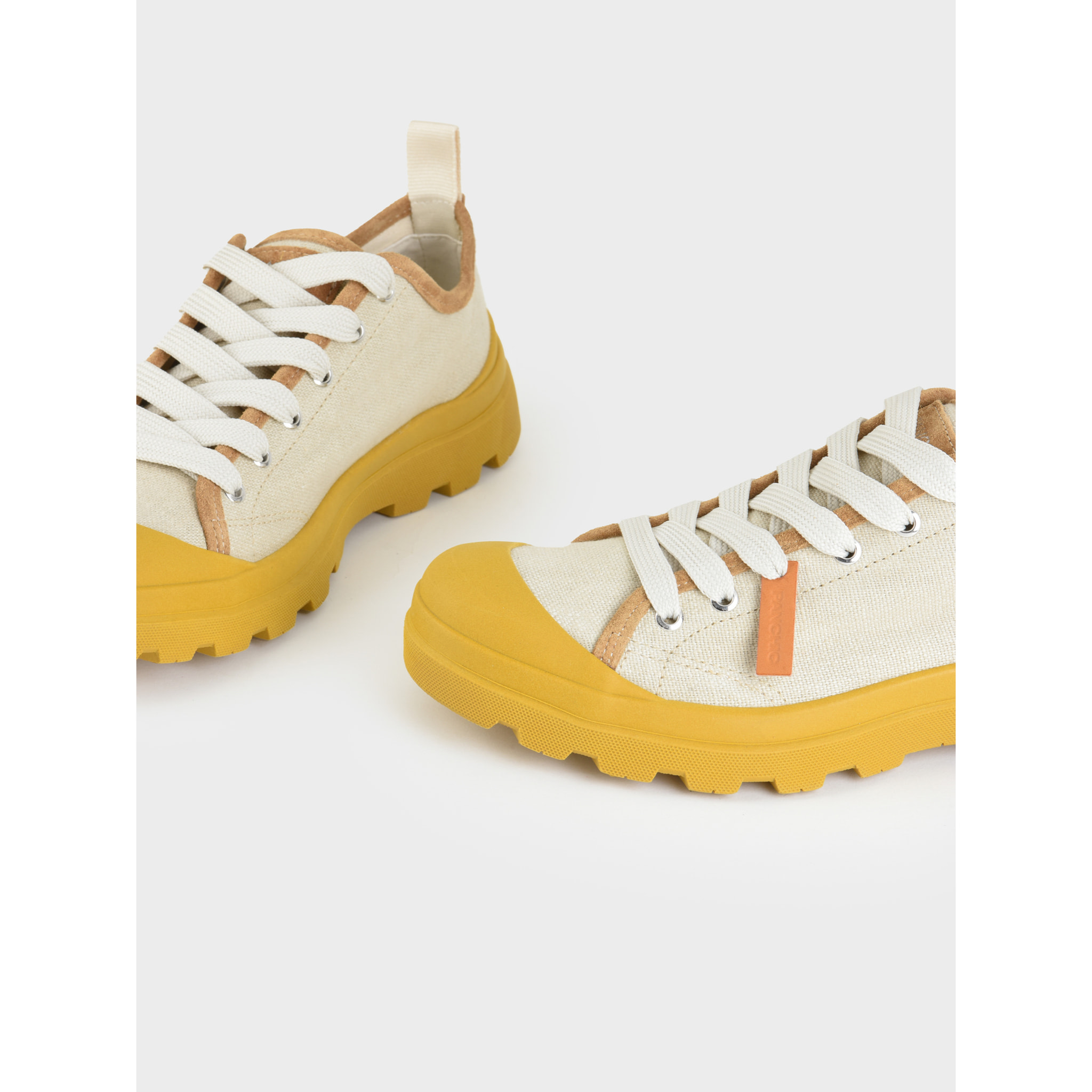 ZAPATO CON CORDONES HOMBRE P03 DE LINO Y ANTE NIEBLA AMARILLO