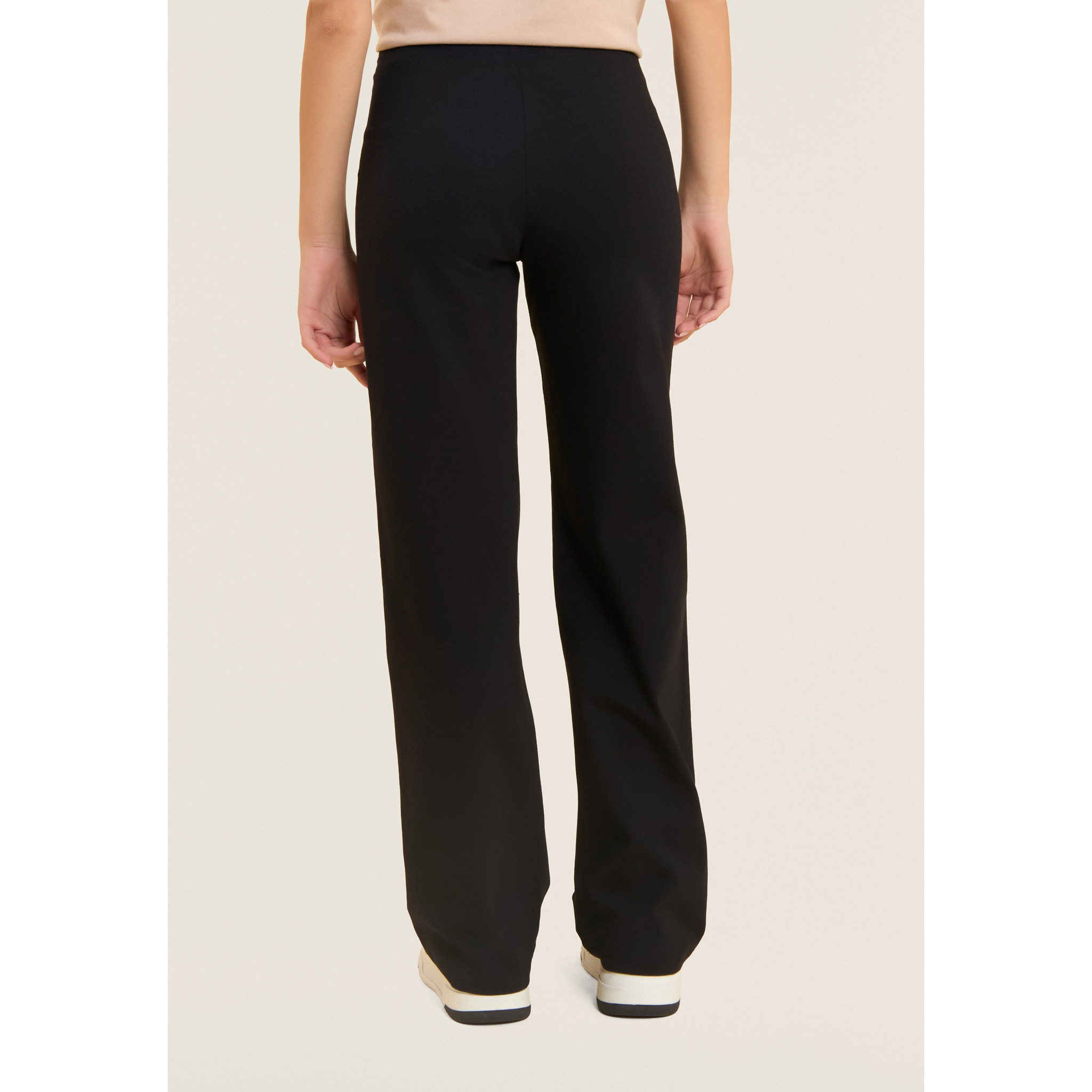 Pantaloni slim con gamba ampia e dettaglio piping