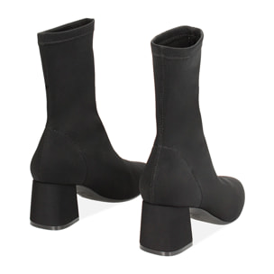Tronchetto nero in tessuto, tacco largo 6 cm
