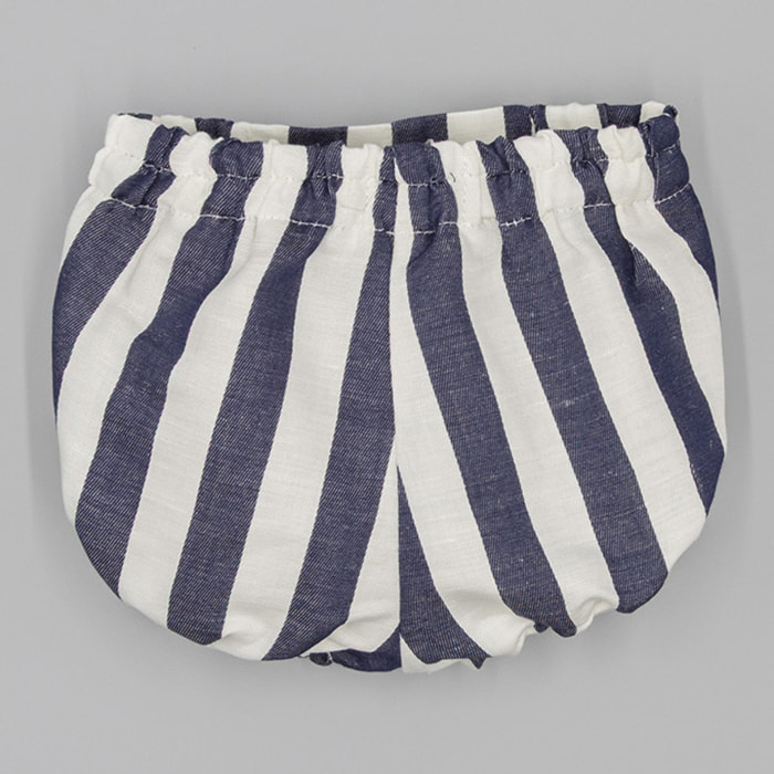 Bermuda de rayas azul marino, con cintura y bajo elastico.
