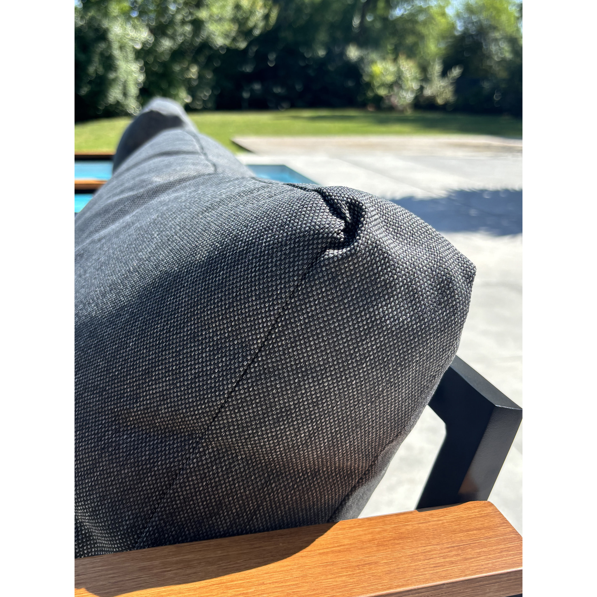 TADEO - Salon de jardin bas 5 places - Noir