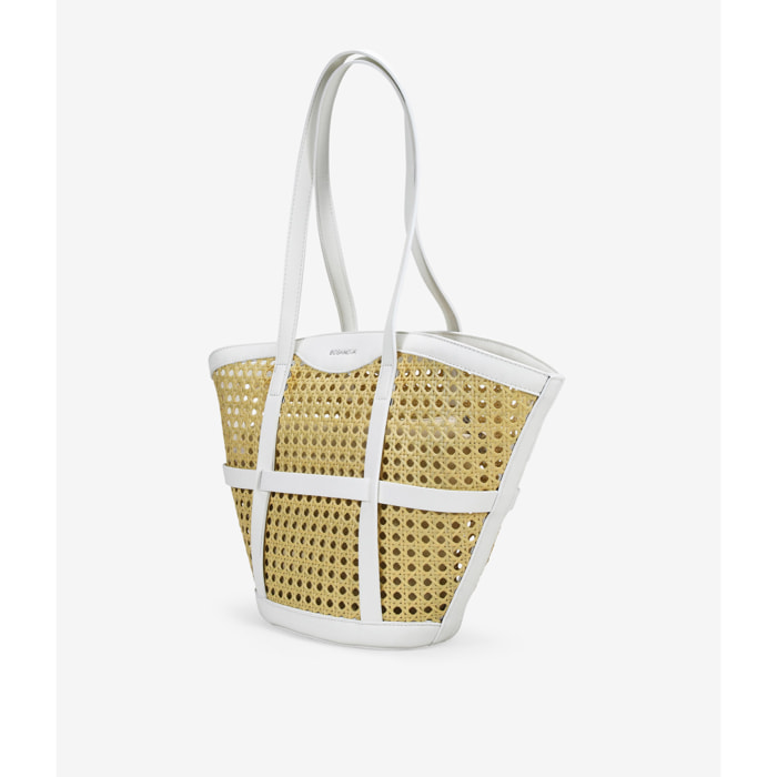 Bolso de hombro beige con rejilla de mimbre