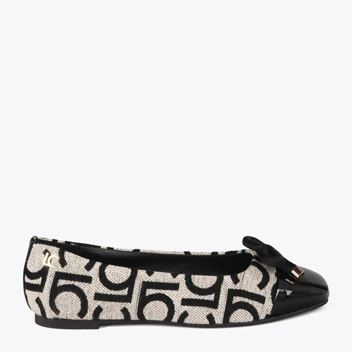 Ballerina a punta tonda con fiocco frontale