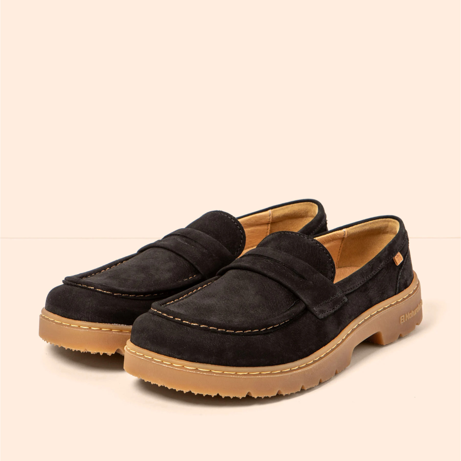 Zapatos N5239 NOBUCK BLACK / NOMADA color Black
