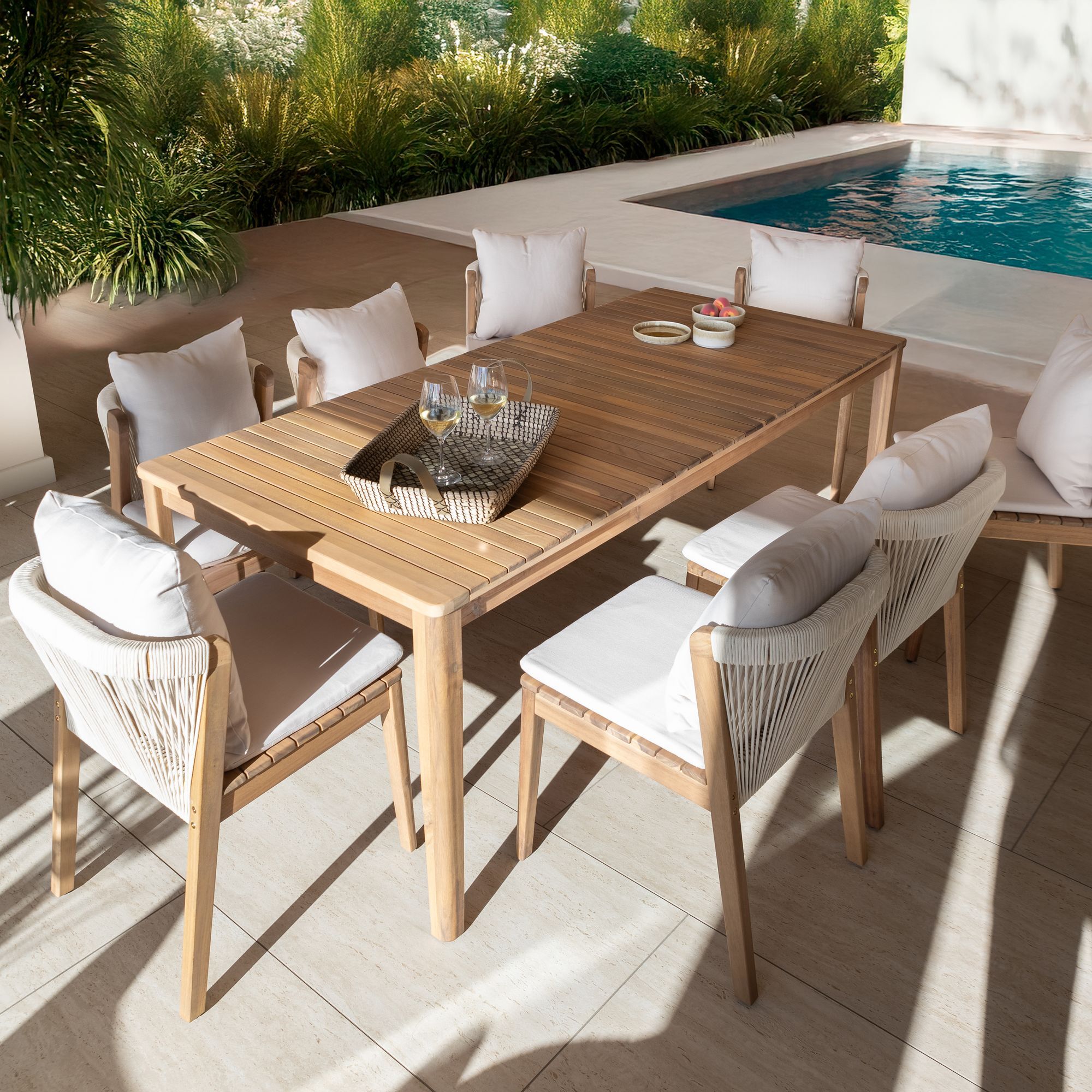 Ensemble de jardin table et 8 chaises en bois avec coussin FIDJI