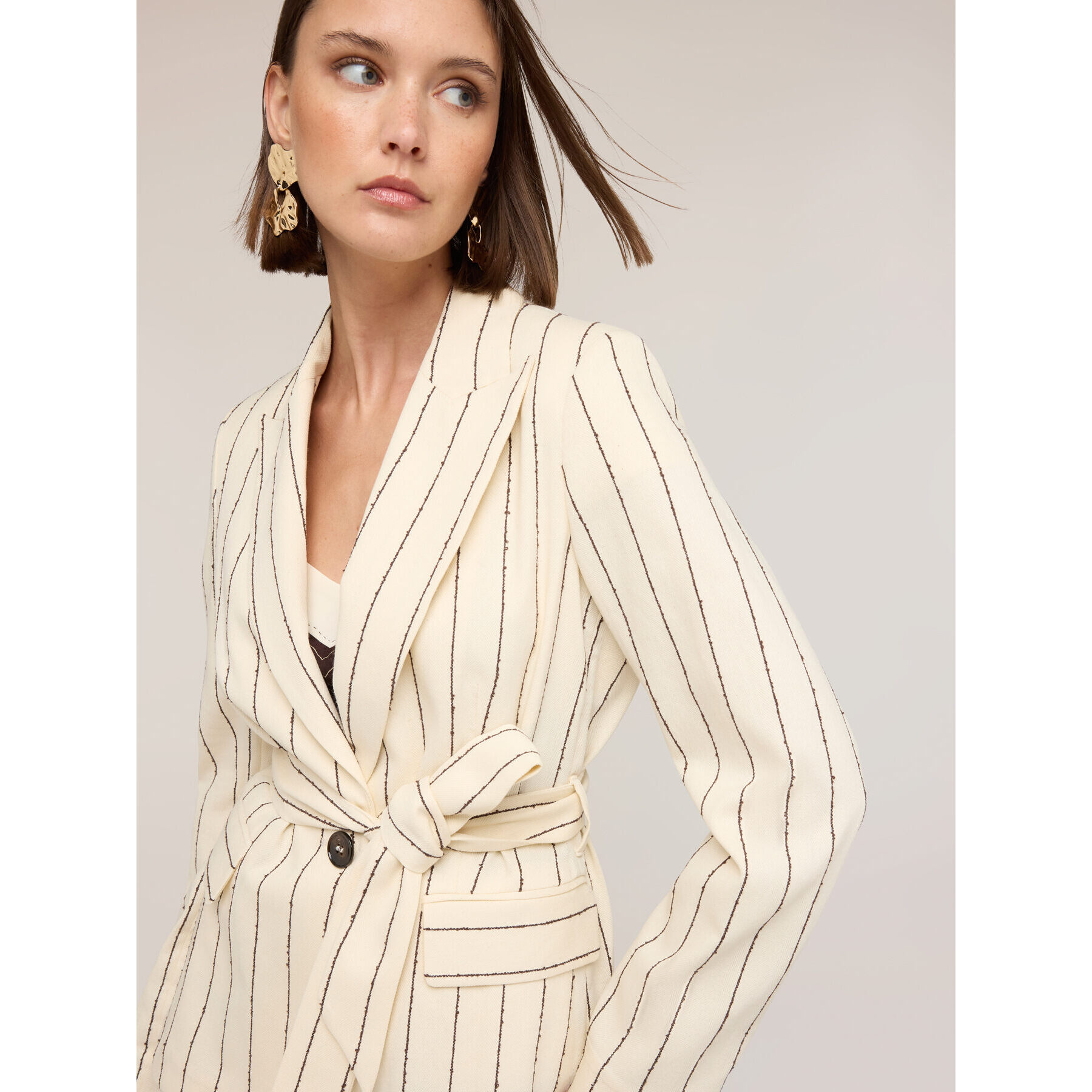 Motivi - Blazer de rayas diplomáticas The Tailoring Lab - Beige