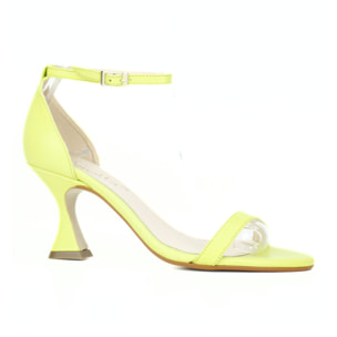 Sandalia con anilla al tobillo. Tacón de 7 cm