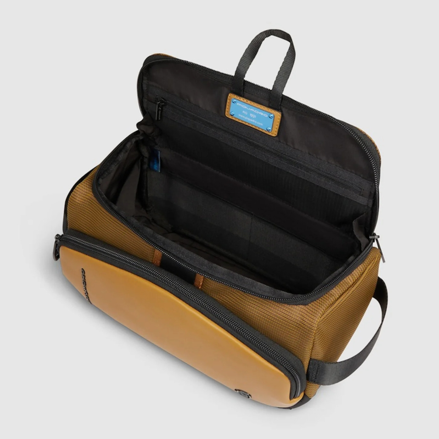 Piquadro Beauty case in tessuto riciclato e materiale bio-based