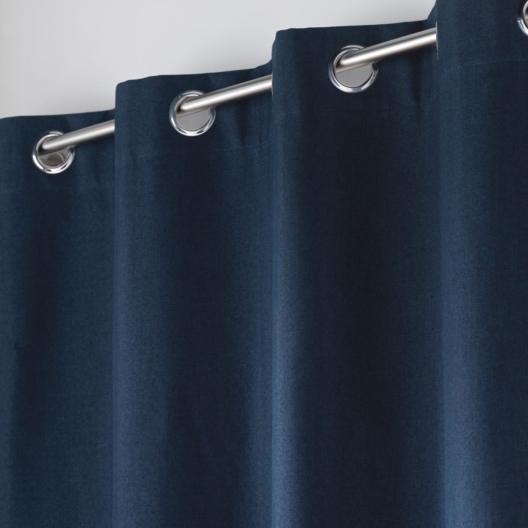 Rideau court occultant à œillets en chambray uni - Bleu
