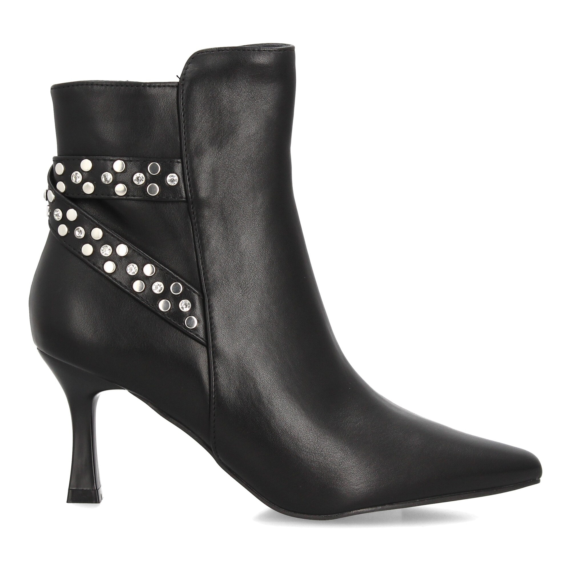 Botines elegantes con tachuelas y tacón fino