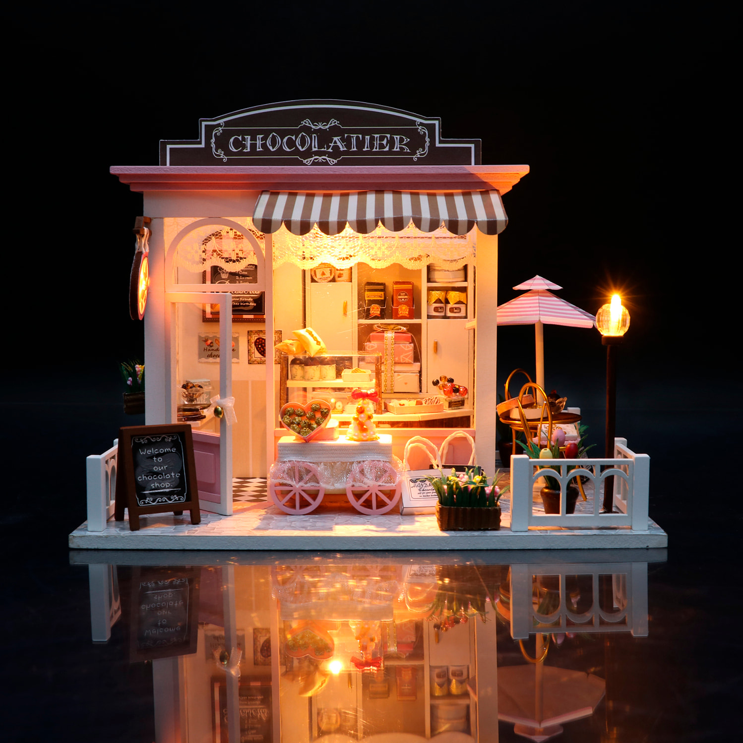 Chocolatería de Coco. Maqueta 3D realista con gran detalle y luces led.