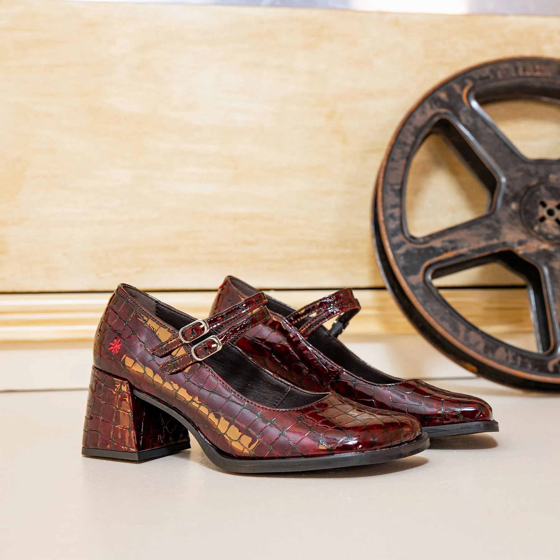 Zapatos 1704 HORASAN BLACK / VERONA color Black