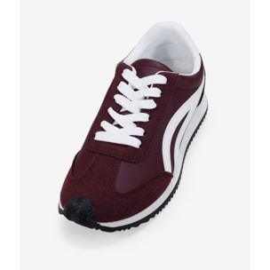 Zapatillas deportivas burdeos con cordones