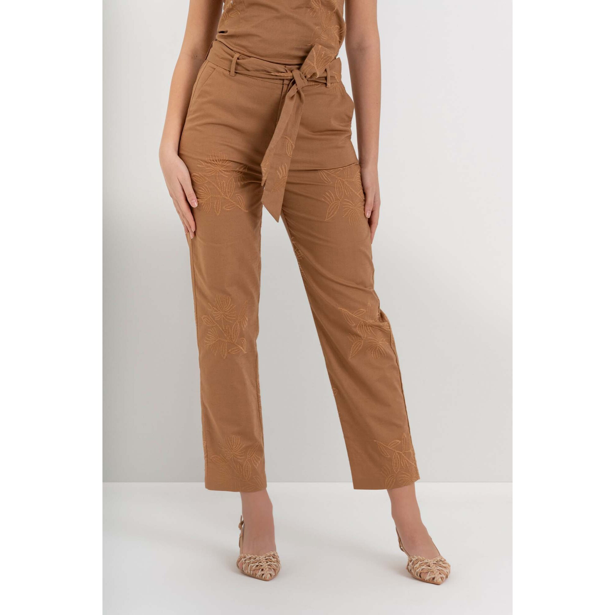 Kocca - Pantaloni da donna in cotone e lino con ricamo floreale Donna