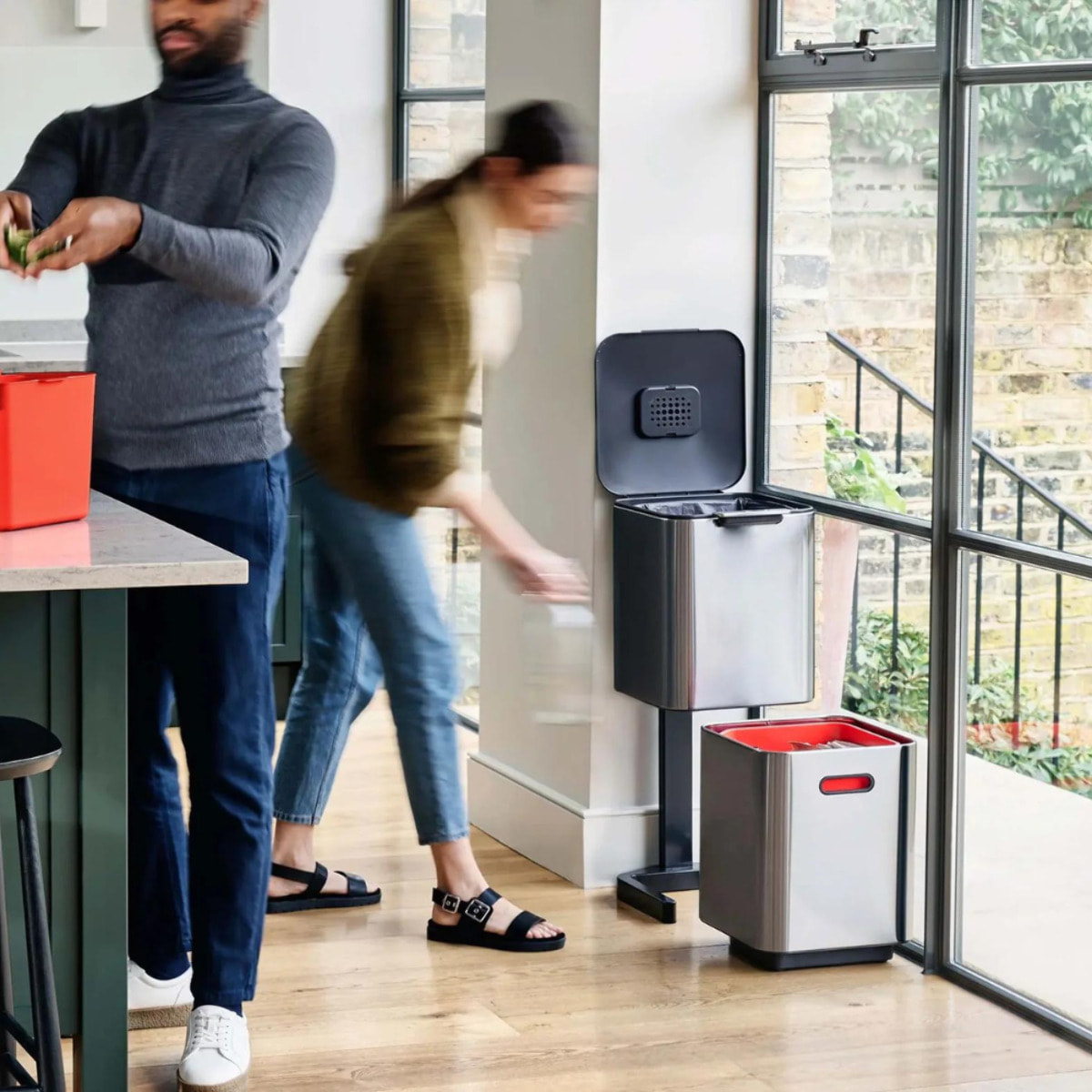 Totem Compacte poubelle avec séparation des déchets et recyclage, 40 litres, filtre à charbon actif, acier inoxydable (30063)