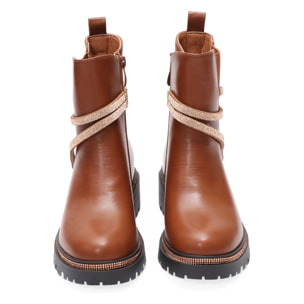 Stivaletti in simil pelle con applicazioni dorate