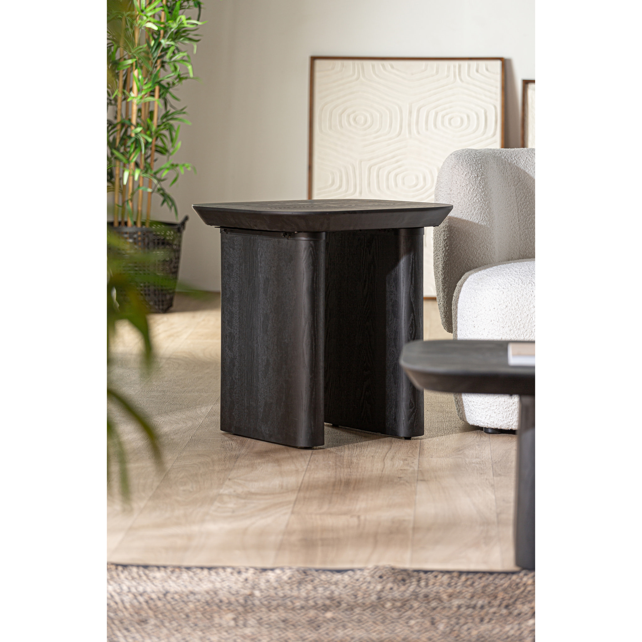 Mesa auxiliar de madera de abeto en color negro de 58x58x61cm