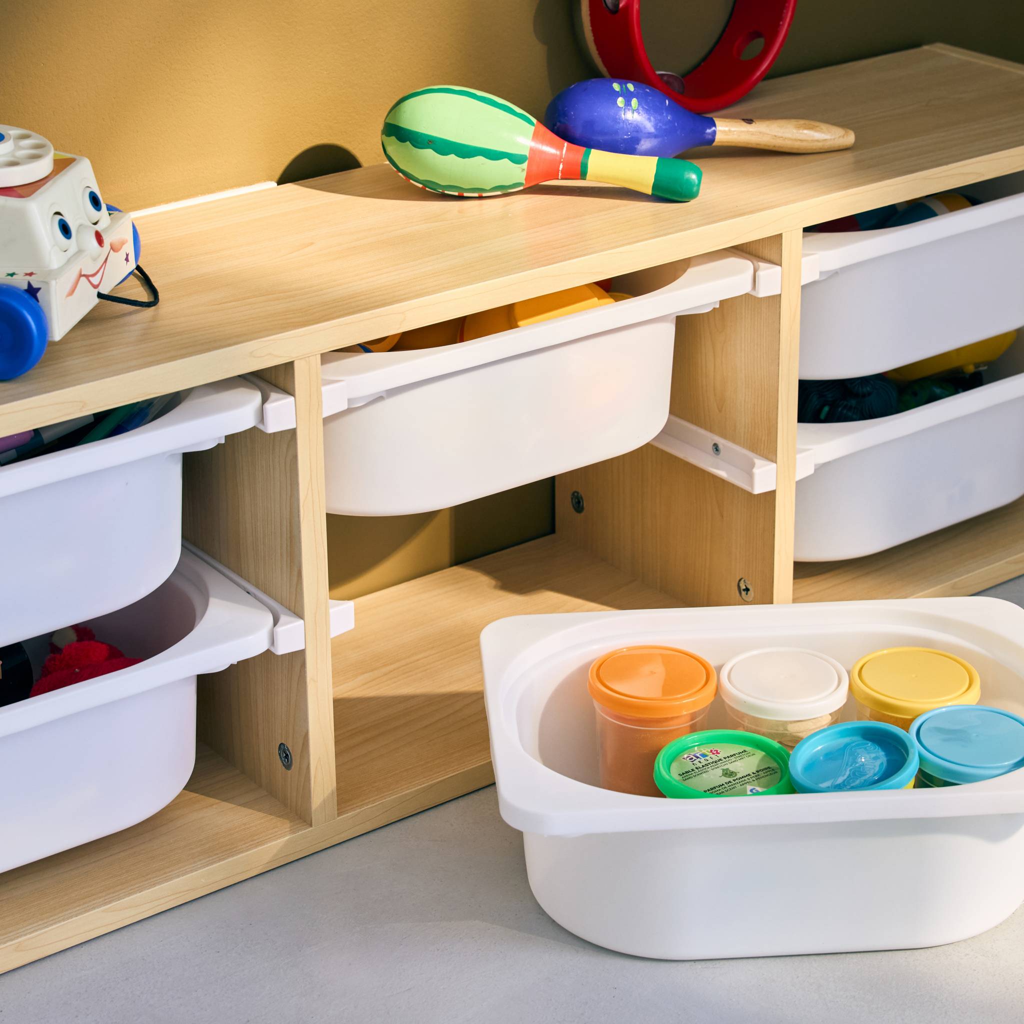 Meuble de rangement pour enfant. naturel. 6 bacs en plastique