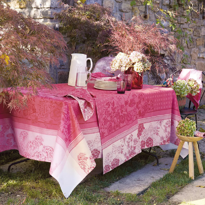 Nappe anti tache pur coton bio motif jacquard Geraniums rose