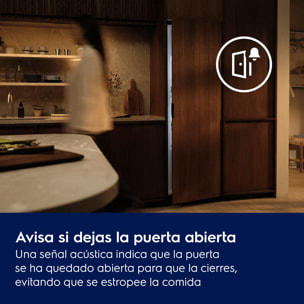Electrolux Congelador vertical integrable de 1772 mm EUA7NE18S