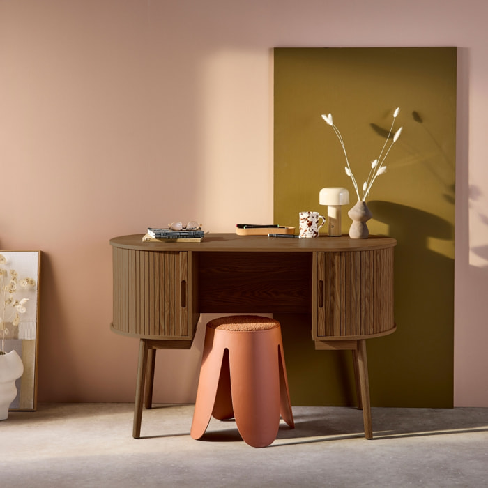 Bureau ovale décor bois rainuré avec deux espaces de rangement. L 120 x P 55 x H 77 cm