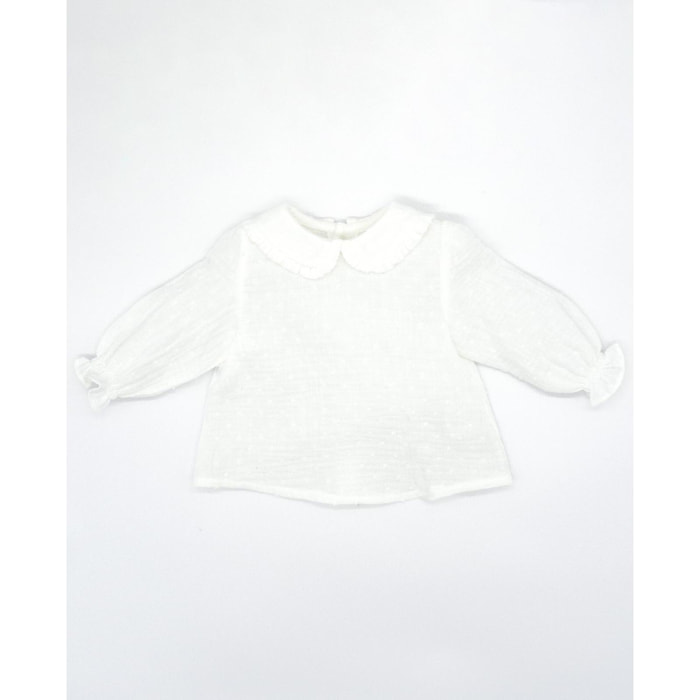 Blusa cuellos redondo con volantito blanco