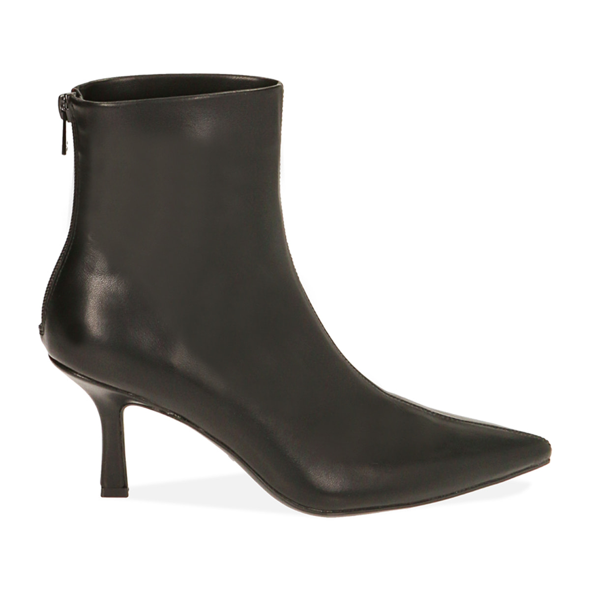 Botines negros, tacón 7,5 cm.
