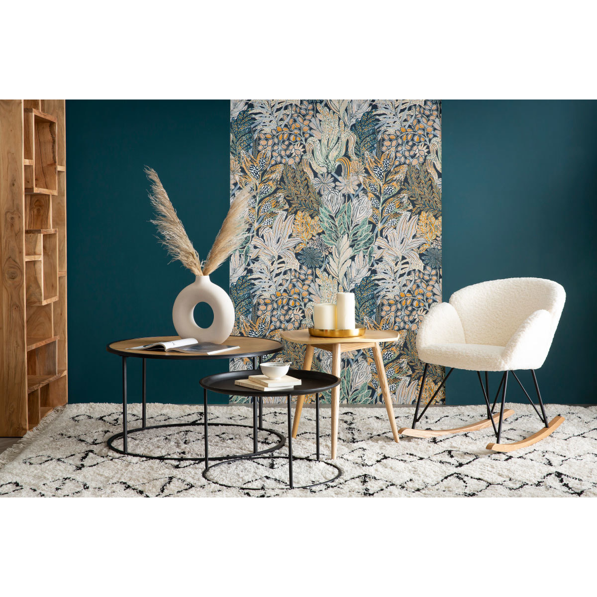 Rocking chair en tissu effet peau de mouton blanc, métal noir et bois clair RHAPSODY