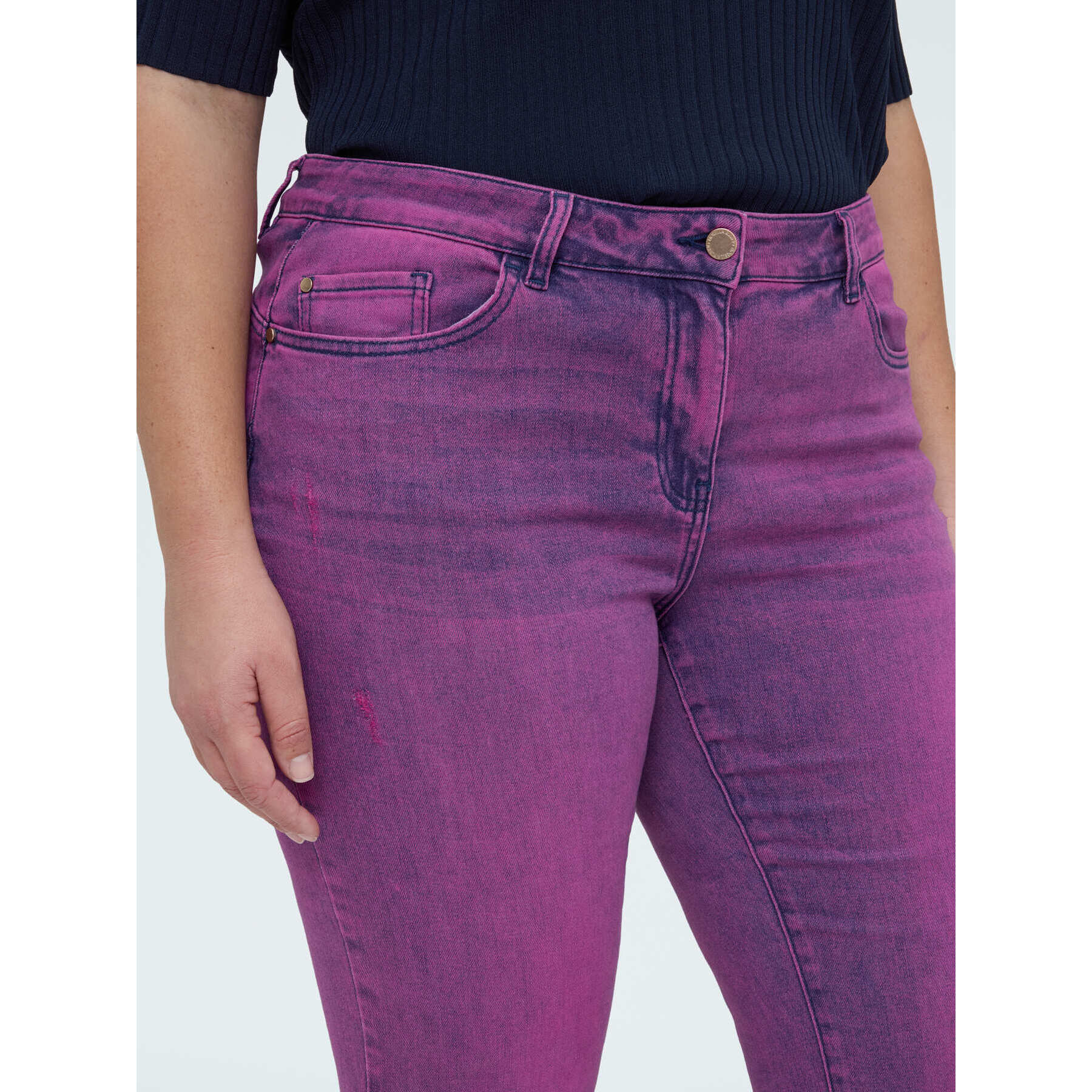 Fiorella Rubino - Jeans Kick Flare lavado morado desgastado - Violeta