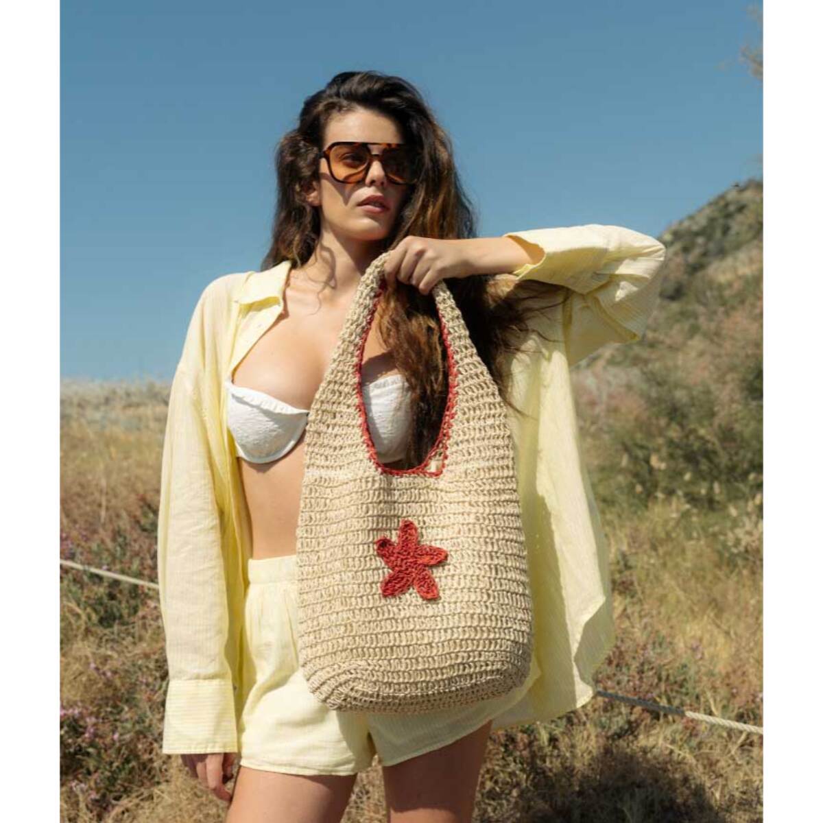 Bolso de hombro rafia beige con estrella