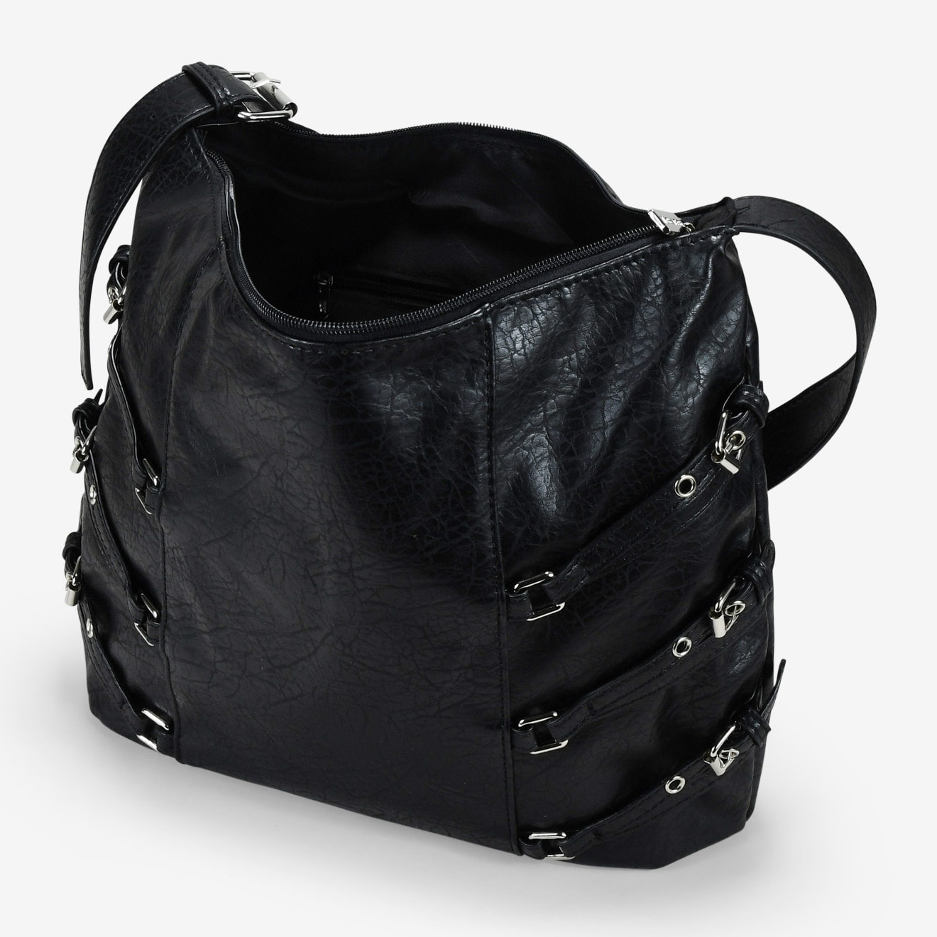Bolso de hombro negro con hebillas