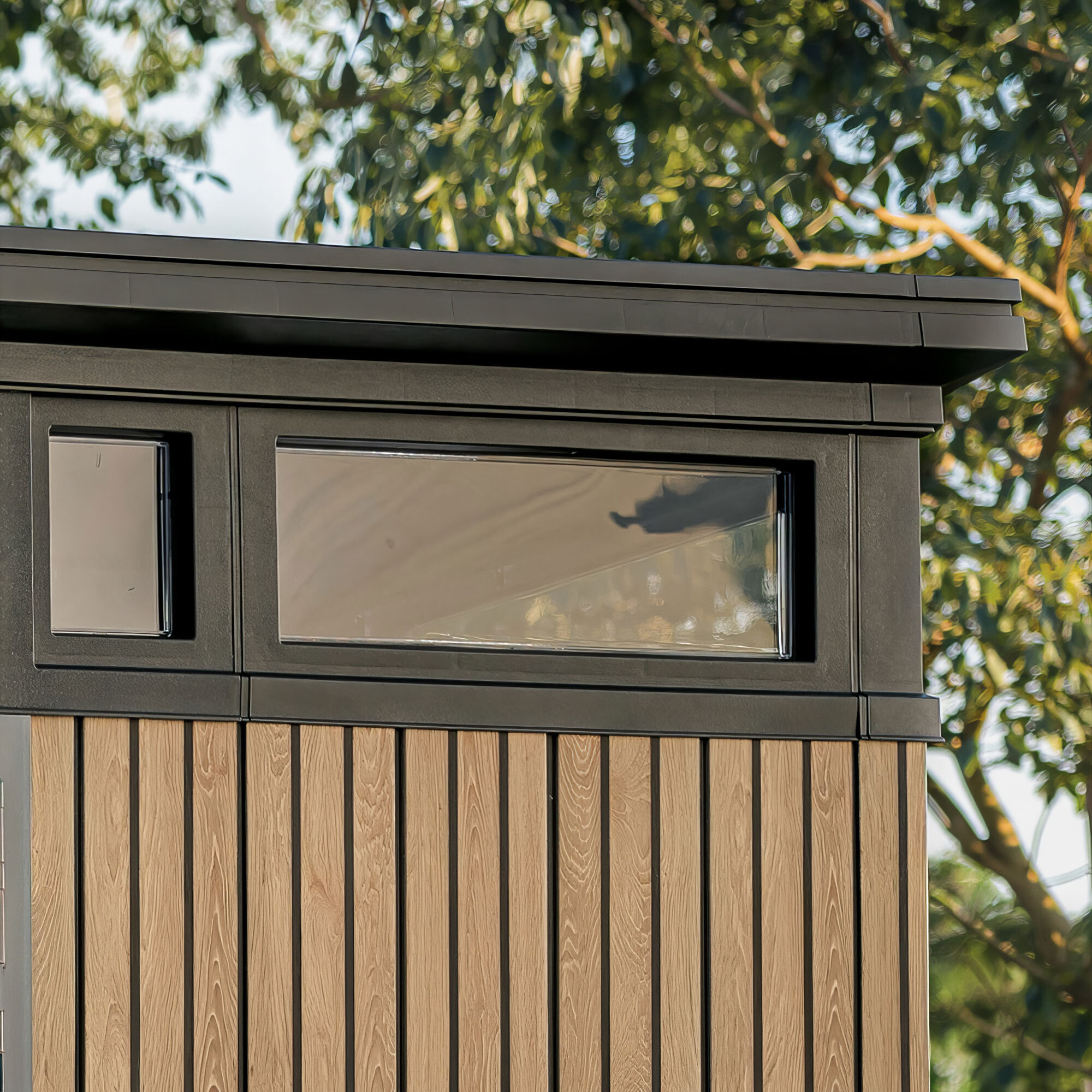 Pent 7x7 - Casetta da Giardino 216x226x218 cm 2 Ante per deposito attrezzi finitura effetto legno Evotech+ in Resina Marrone e Nero