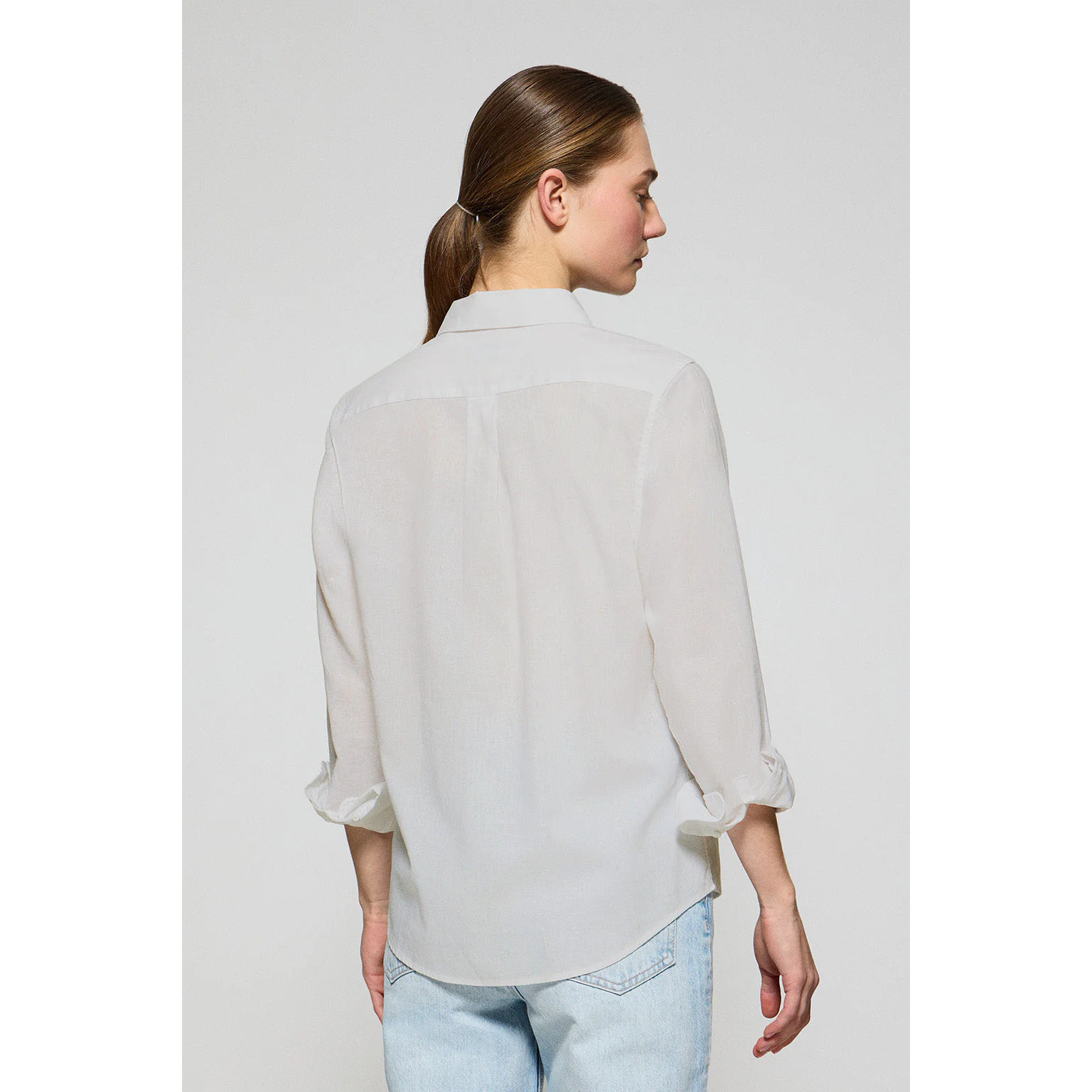 Camisa blanca de lino y algodón regular fit con bordado Rigby Go