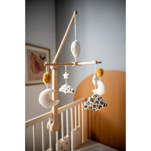 Mobile musical bébé en bois avec 4 jouets