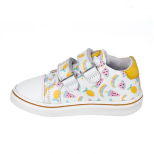 Deportiva toda en piel - Cierre  dos velcros.