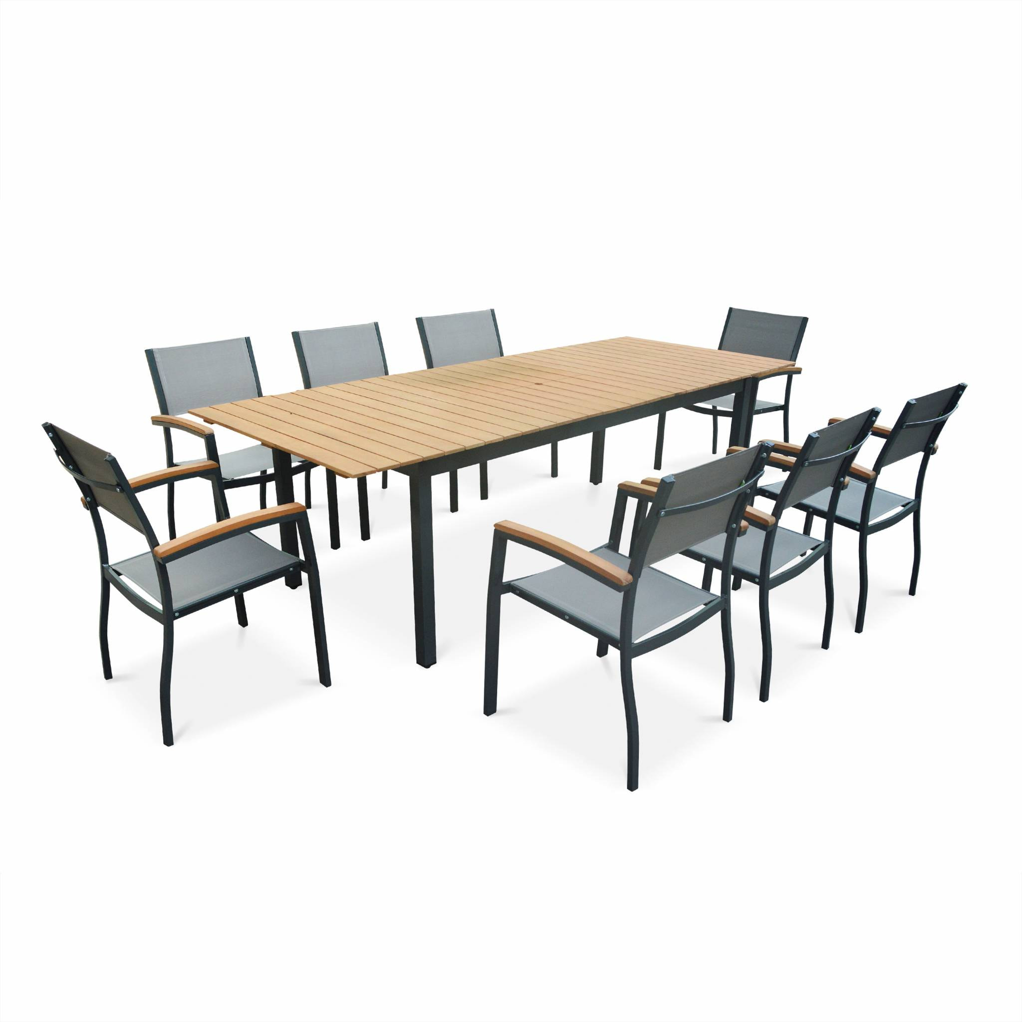 Table de jardin extensible bois d'eucalyptus et aluminium + 8 assises. en aluminium. bois d'Eucalyptus huilé et textilène gris taupe