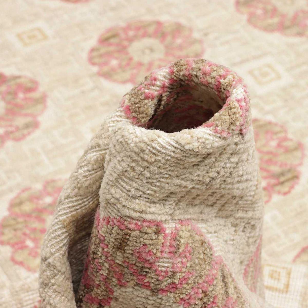 Tapis salon, motif nature floral, artisanal noué main en laine