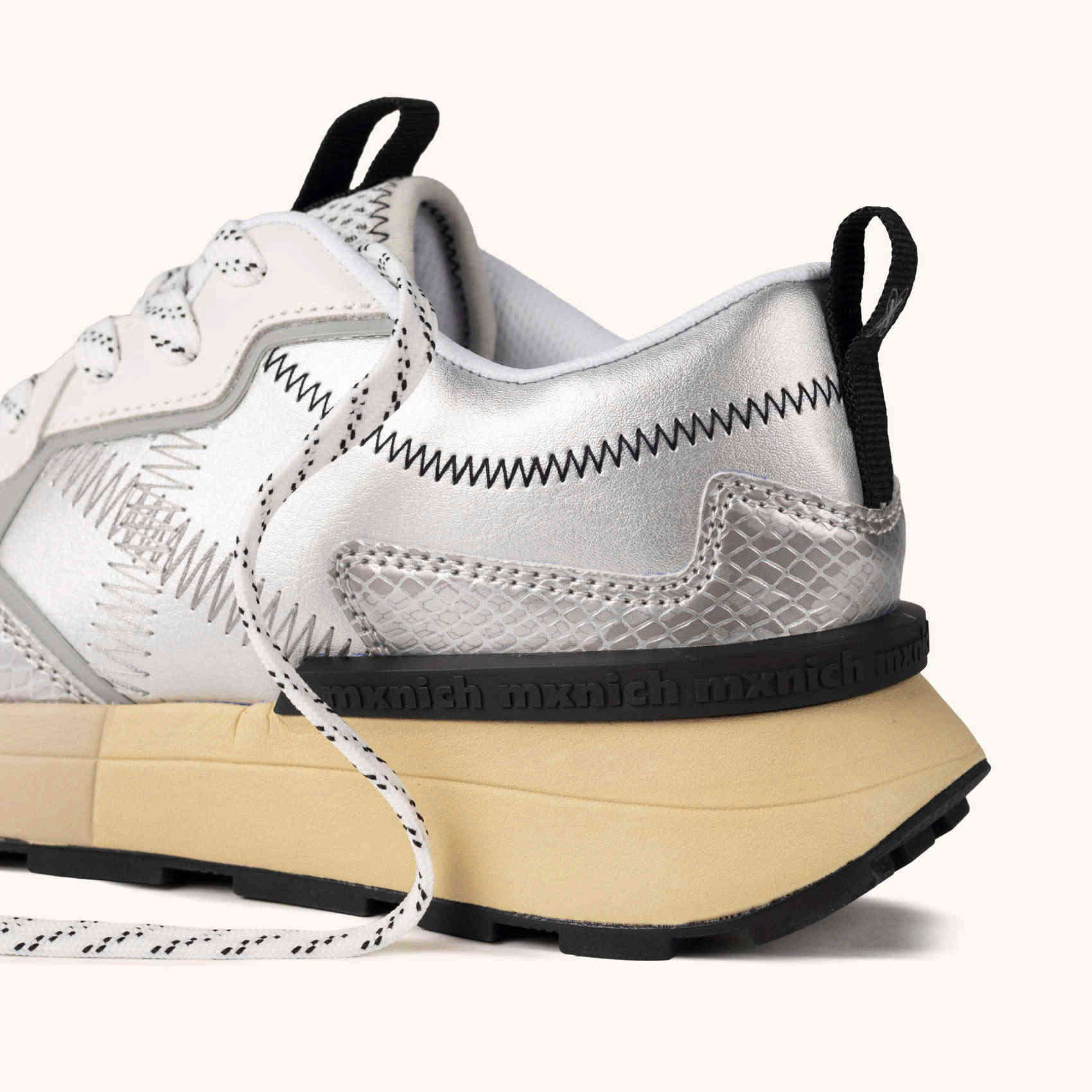 Sneakers Plateadas con Suela de Plataforma MUNICH HI-MAX 01