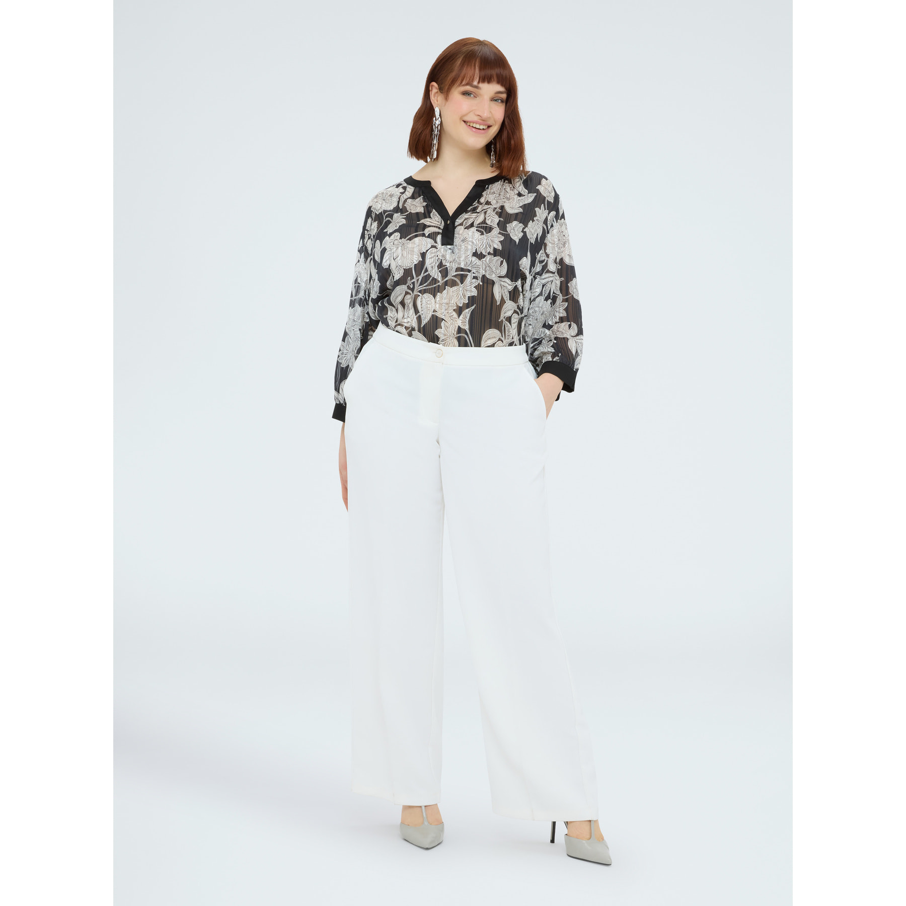 Fiorella Rubino - Blusa de crepón con estampado floral - Negro