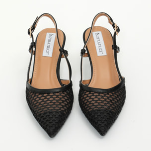 Dècolletè slingback in simil pelle con ricamo