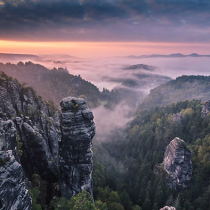 Affiche paysage sunrise on the rocks Affiche sous cadre noir