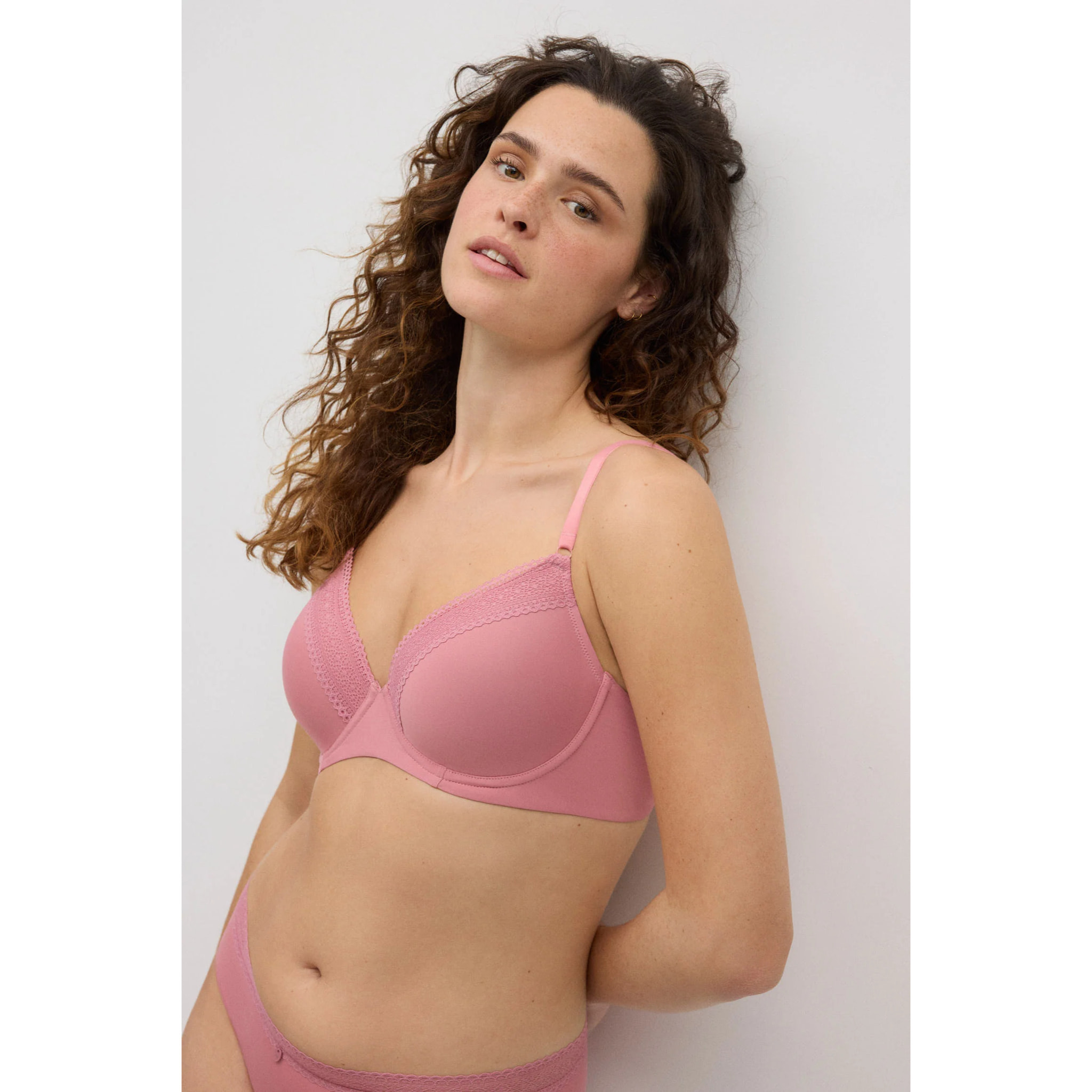 Reggiseno imbottito con ferretto e dettagli in pizzo blu navy