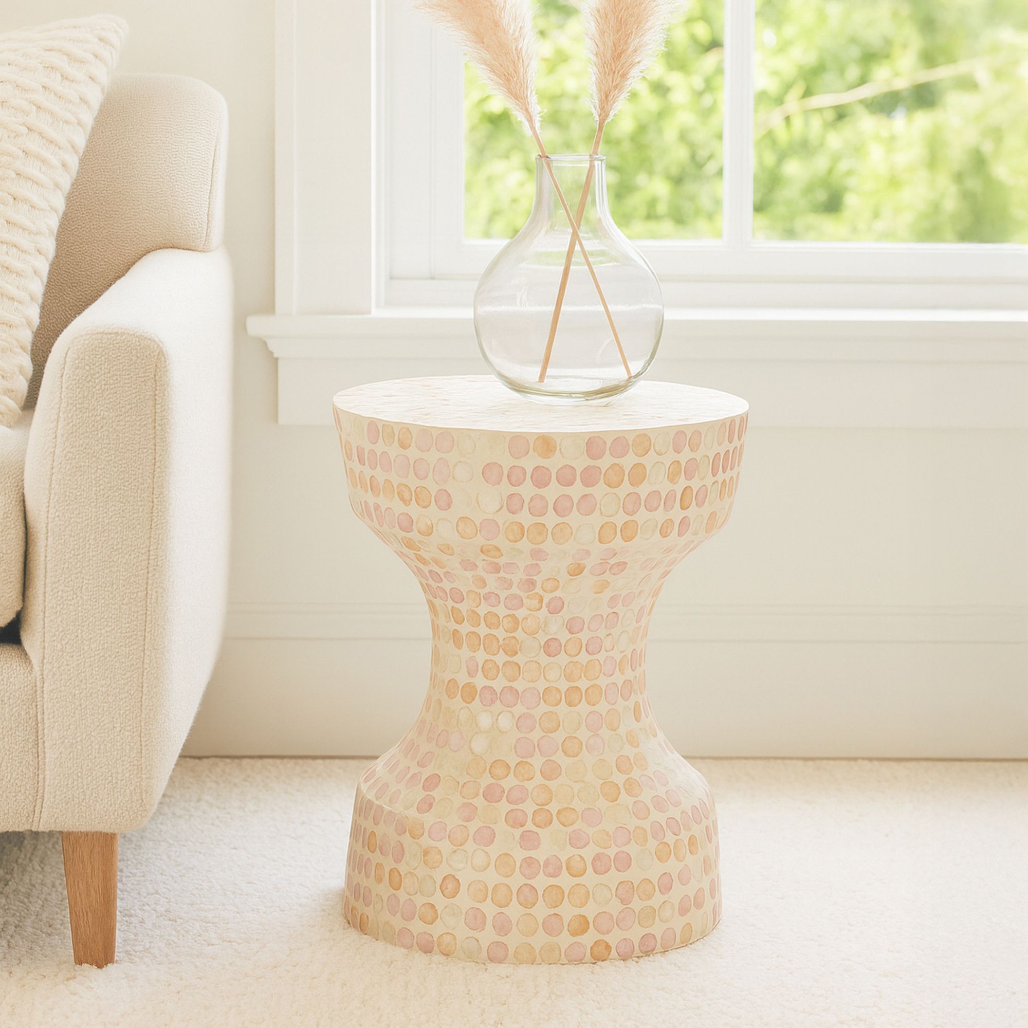 Table d'appoint en coquille de capiz rose ELORA