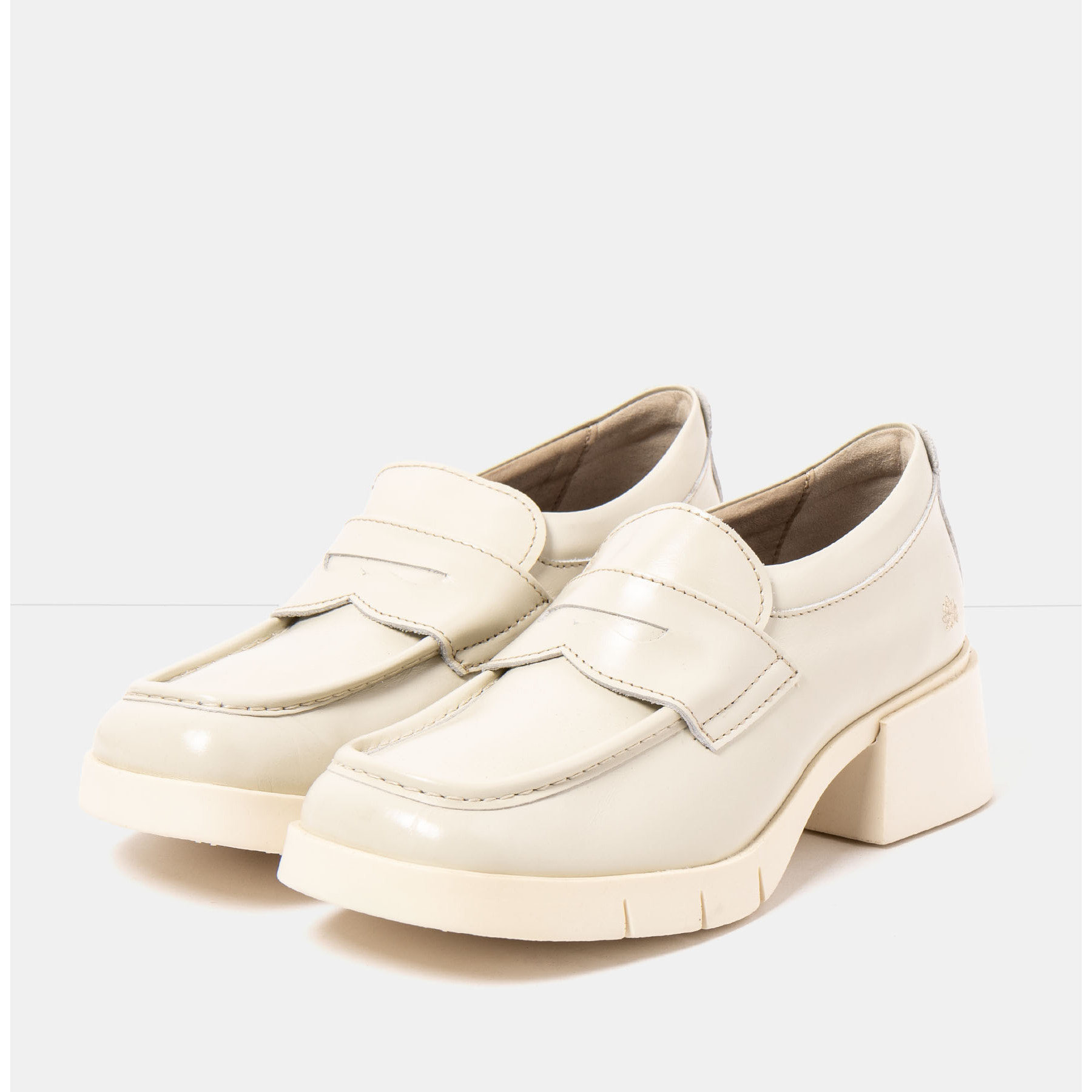 Zapatos 1283 NAPPA SHINNY CREAM / VARSOVIA color Cream